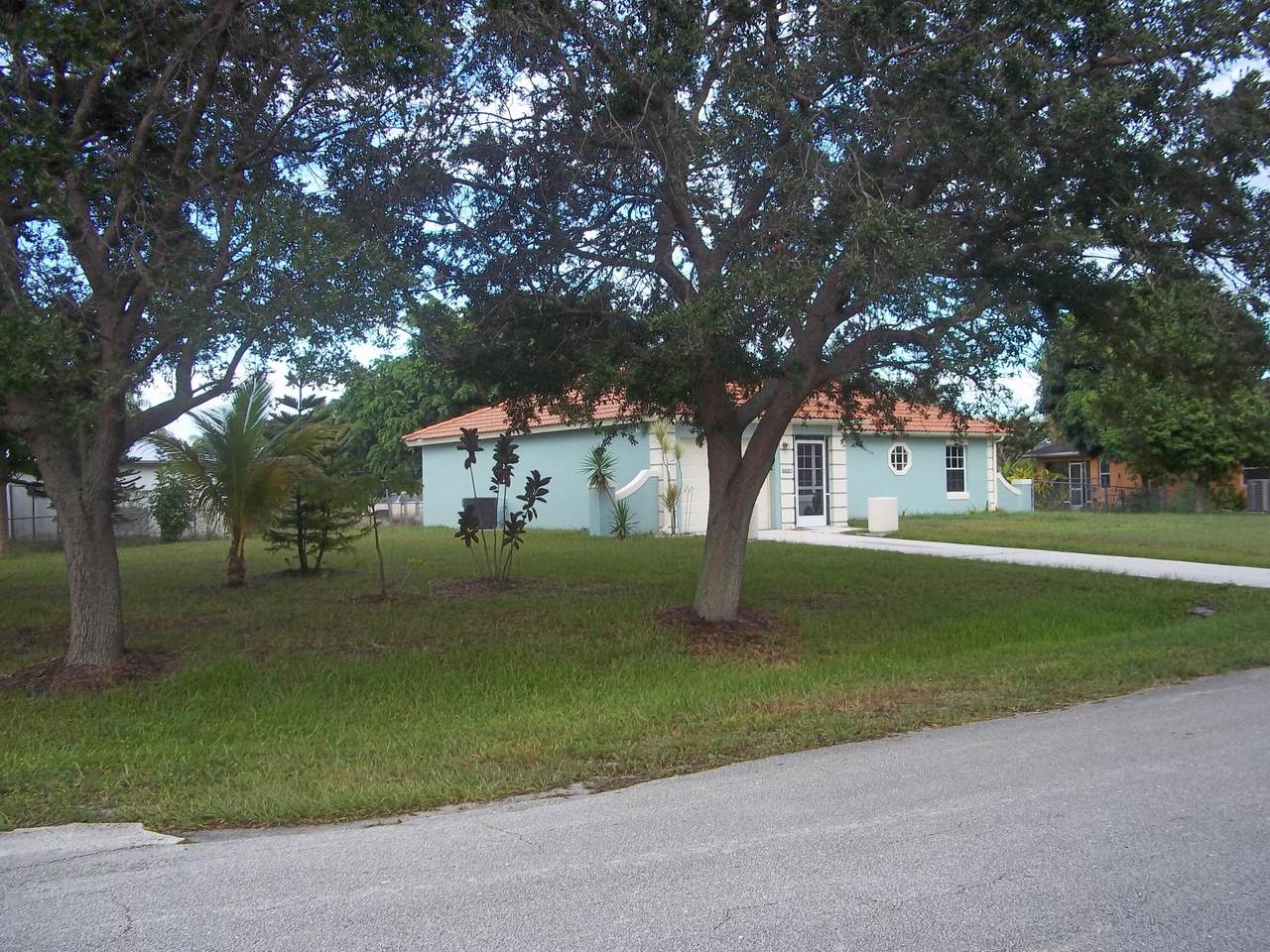 265 Dalton Circle - Photo 1