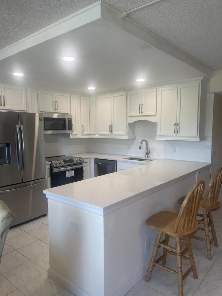 3059 Lyndhurst - Photo 1