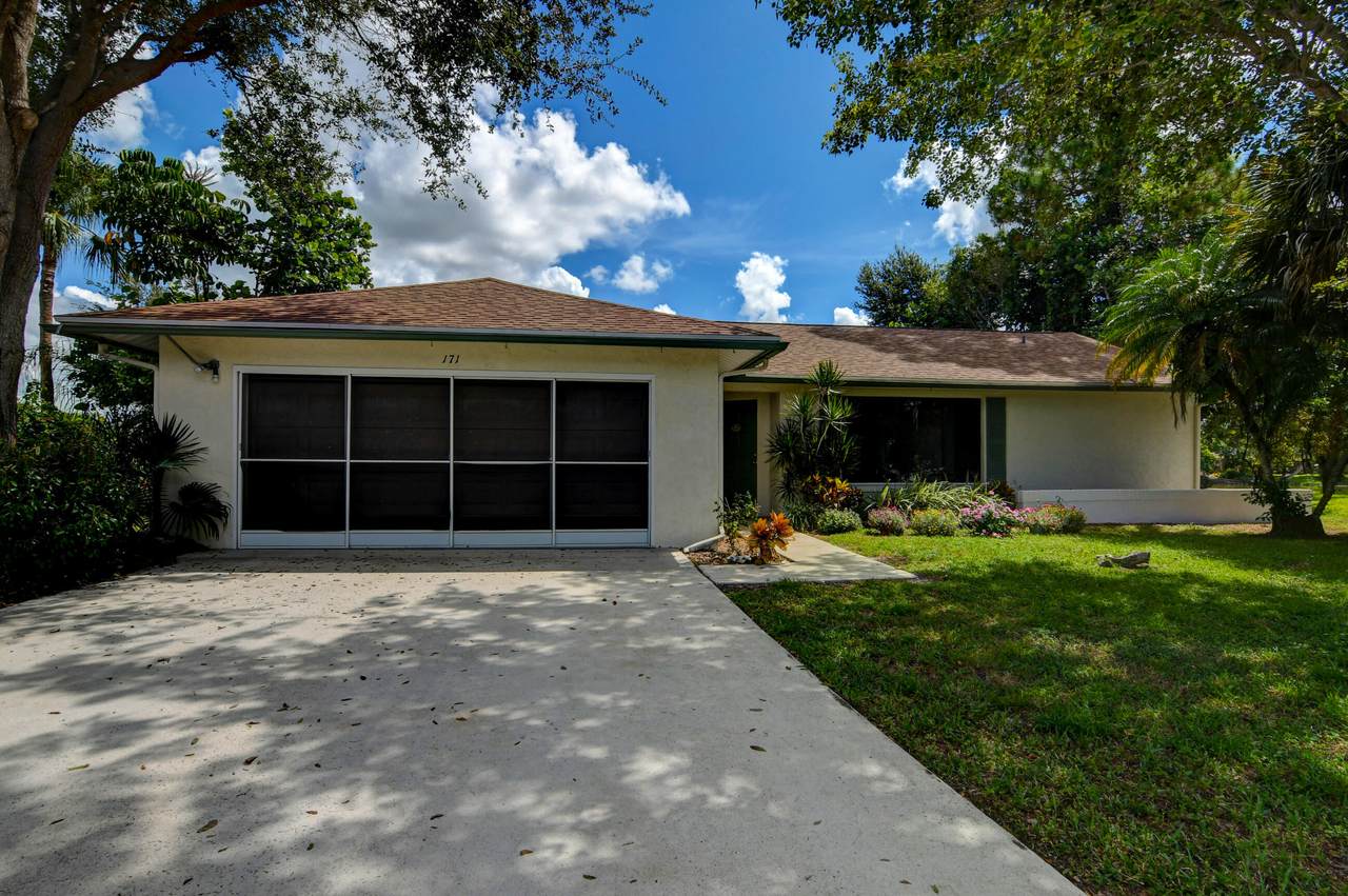 171 Parkwood Drive - Photo 1