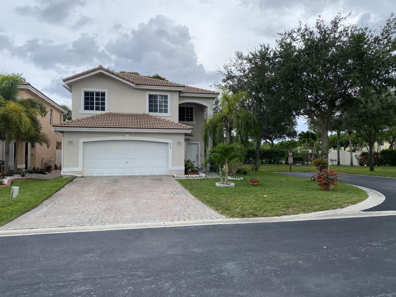 6009 Adriatic Way - Photo 1