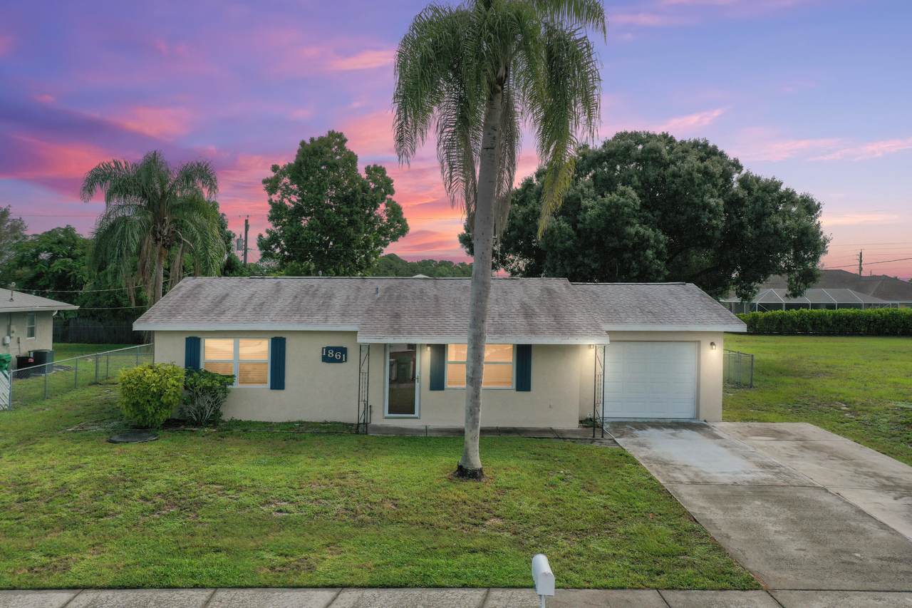1861 Airoso Boulevard - Photo 1