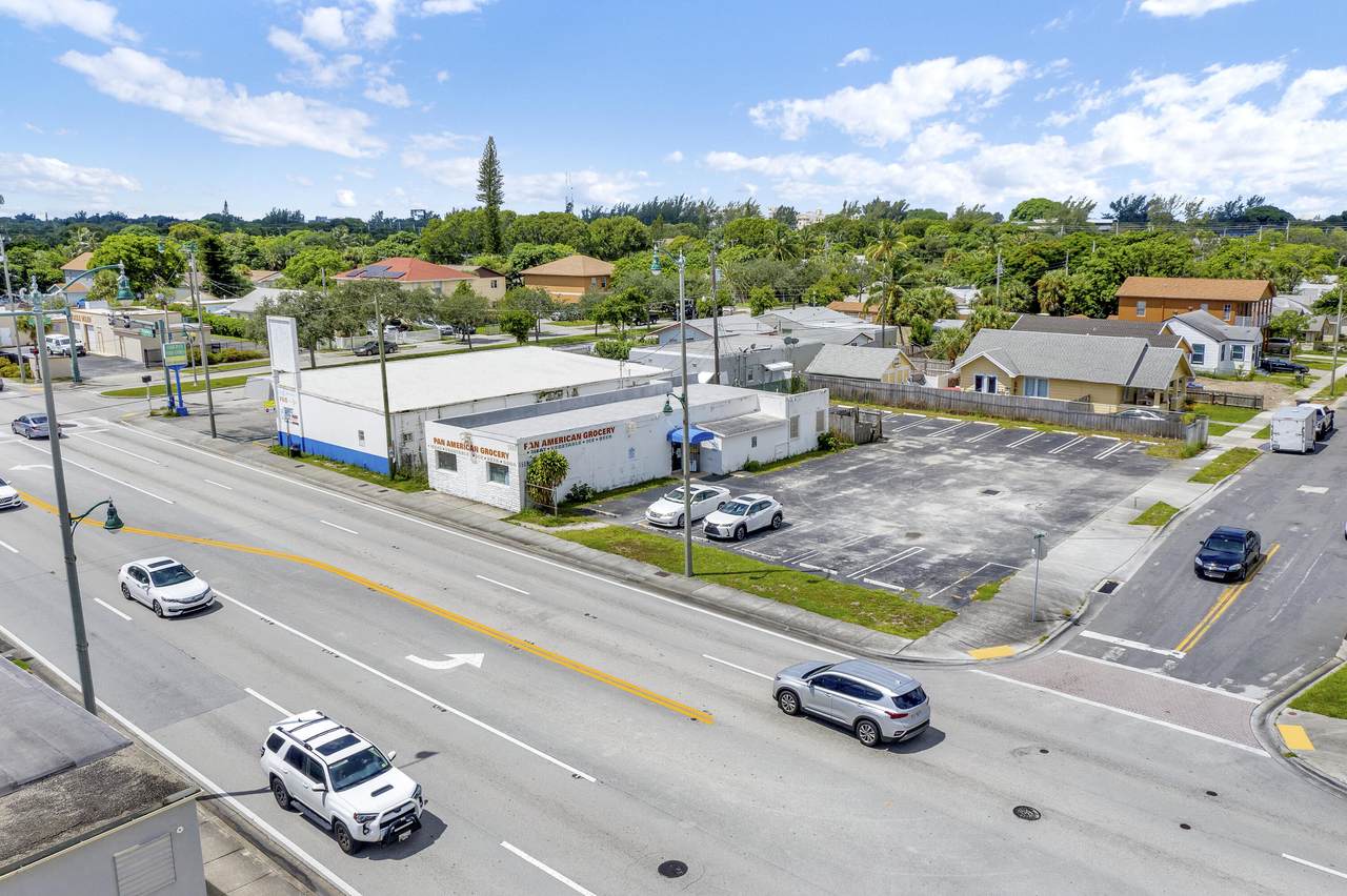 5509 Broadway - Photo 1
