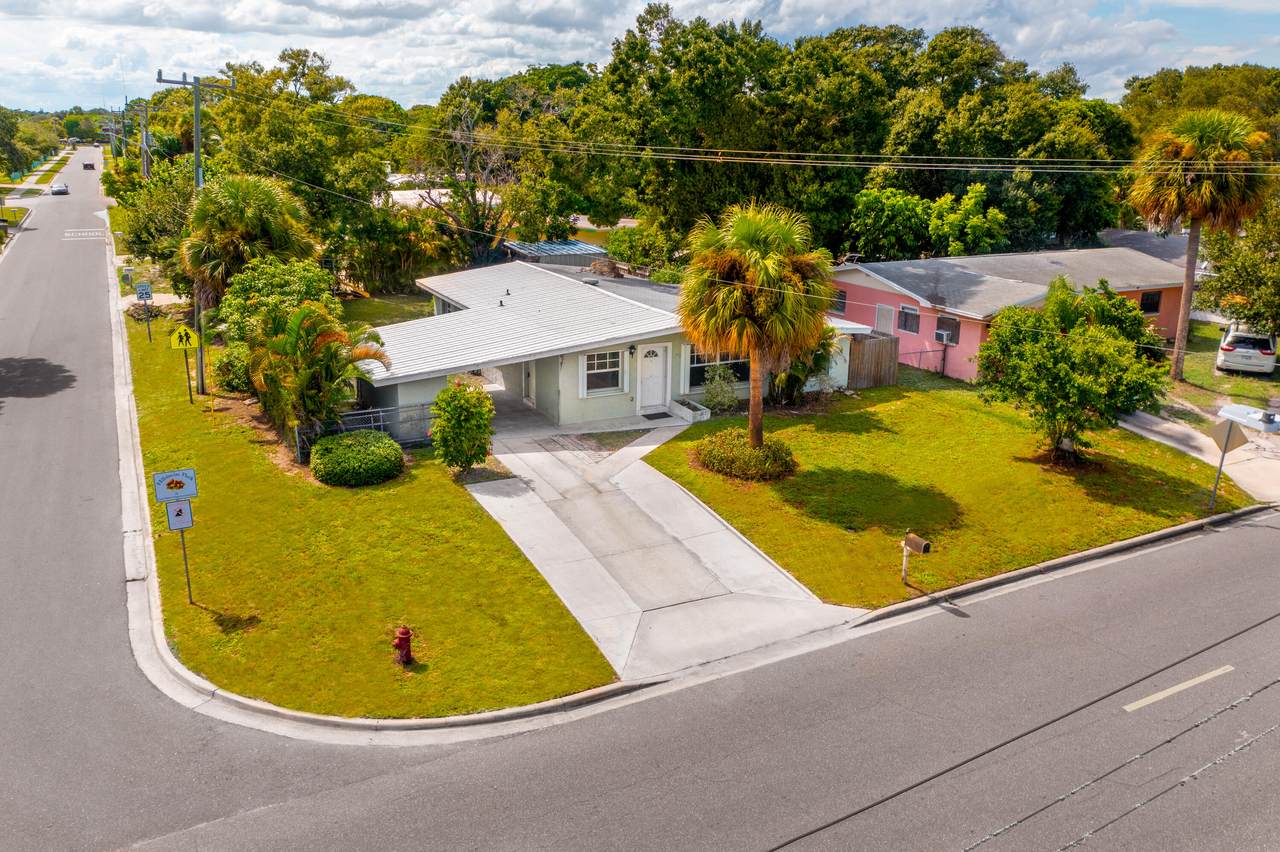 1219 10th Street - Photo 1