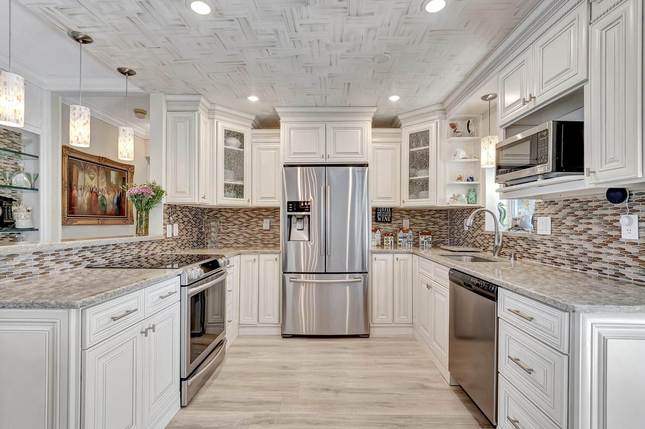 6520 Ocean Boulevard - Photo 1