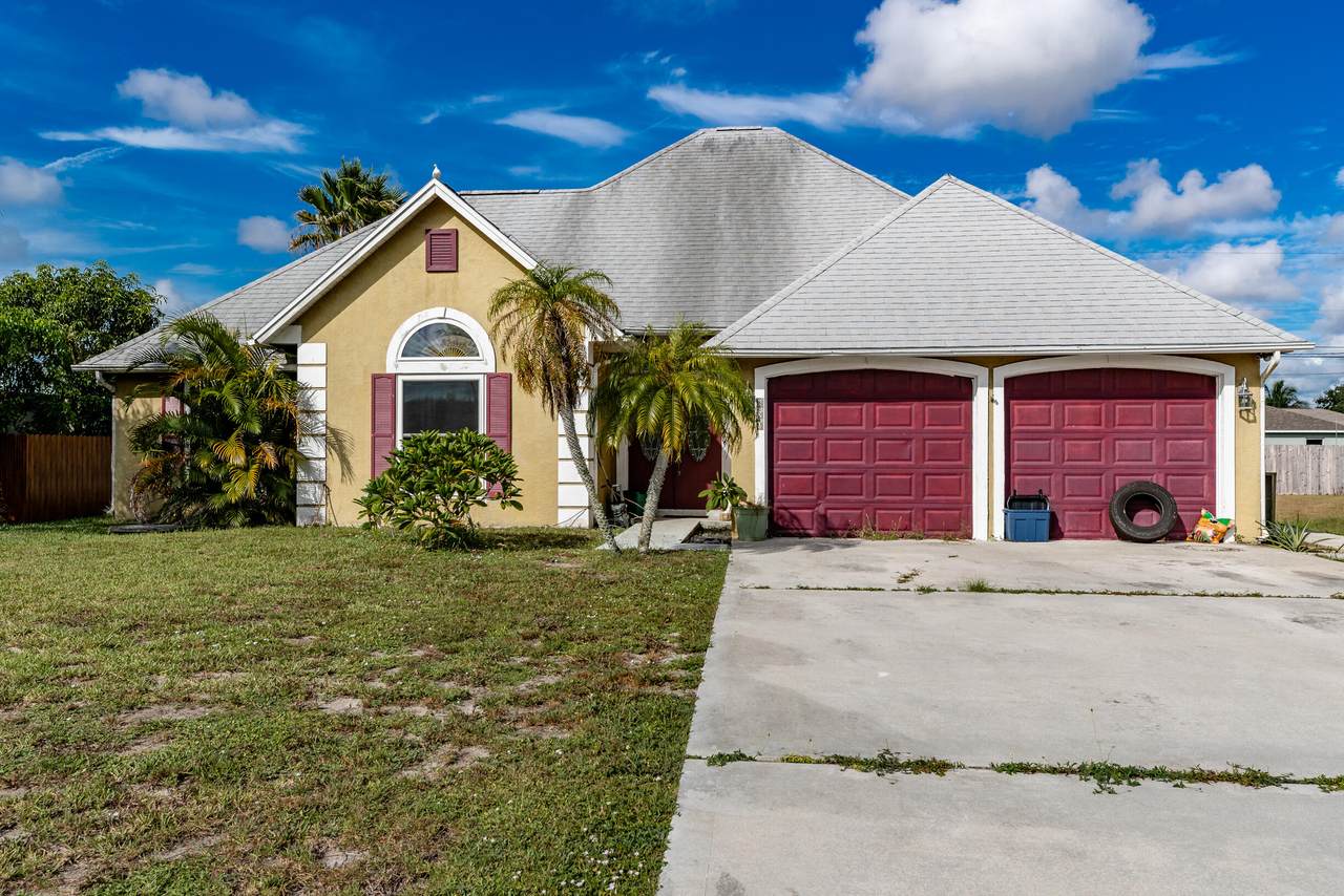 850 Del Rio Boulevard - Photo 1