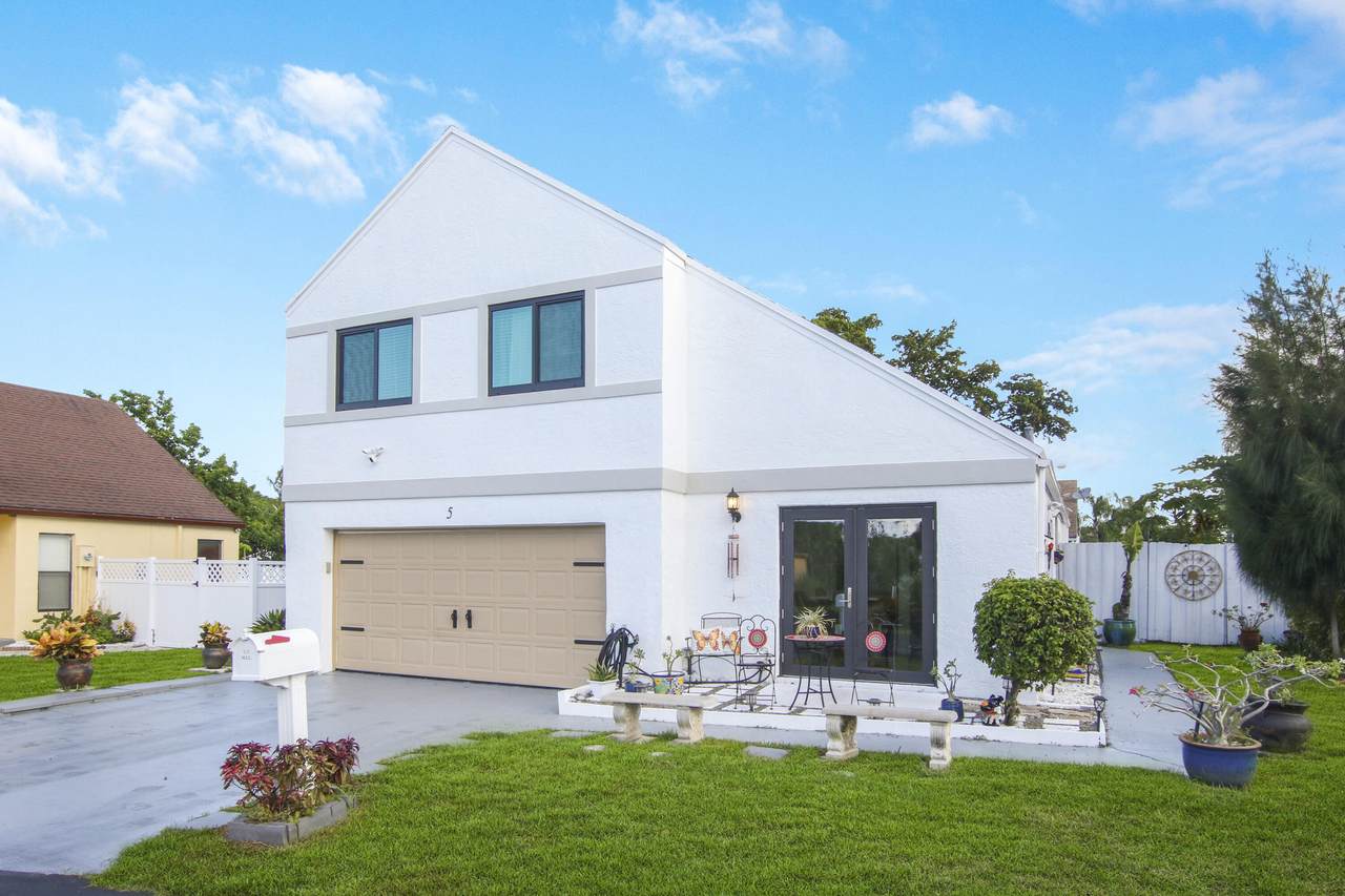 5 Corrie Place - Photo 1