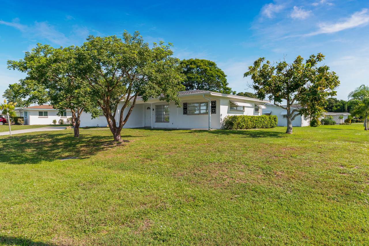 214 Holly Avenue - Photo 1