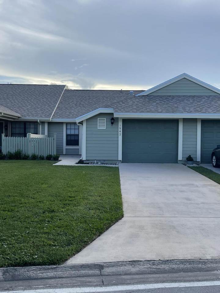 1542 Colchester Circle - Photo 1