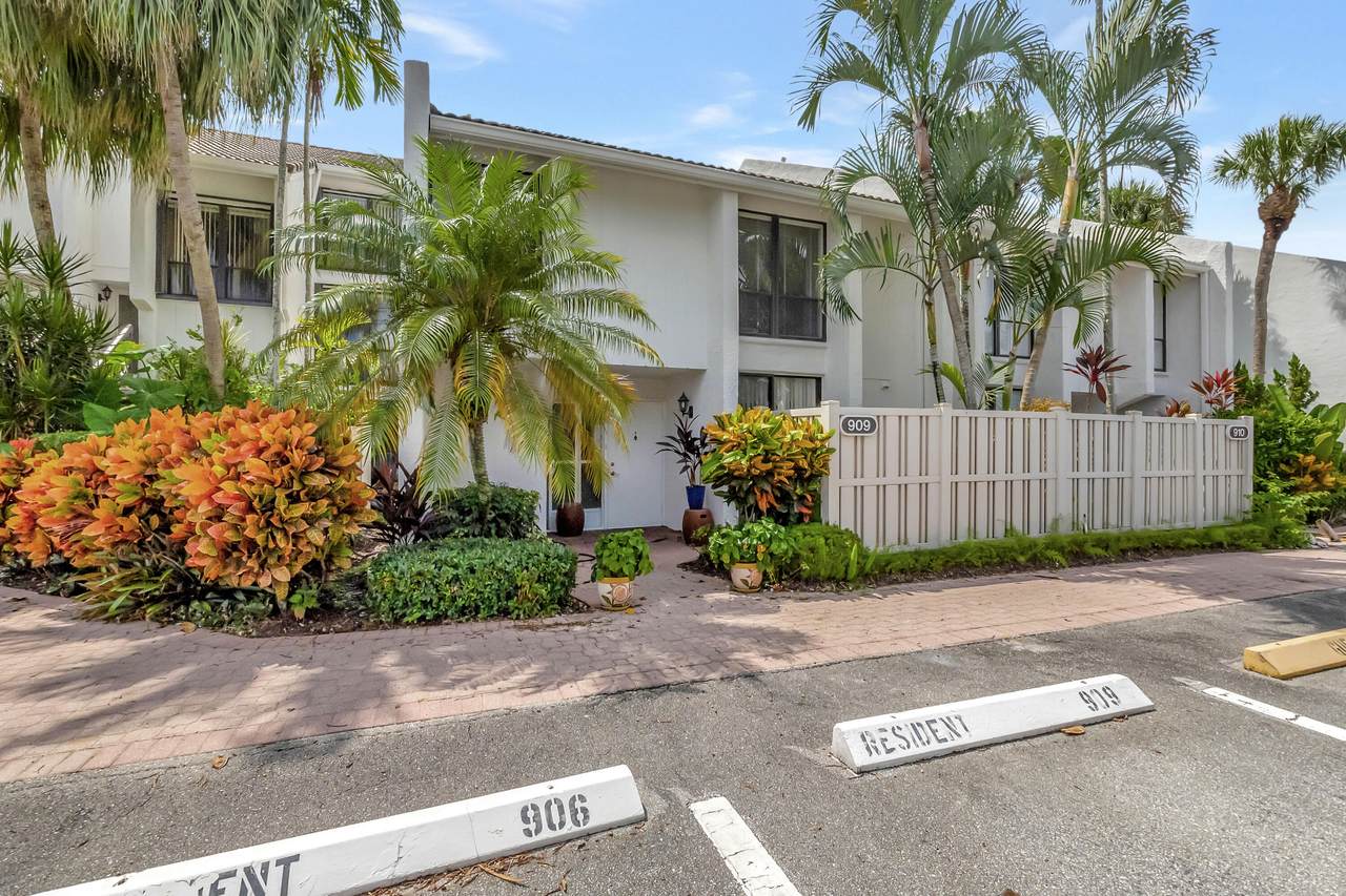 909 Bridgewood Place - Photo 1