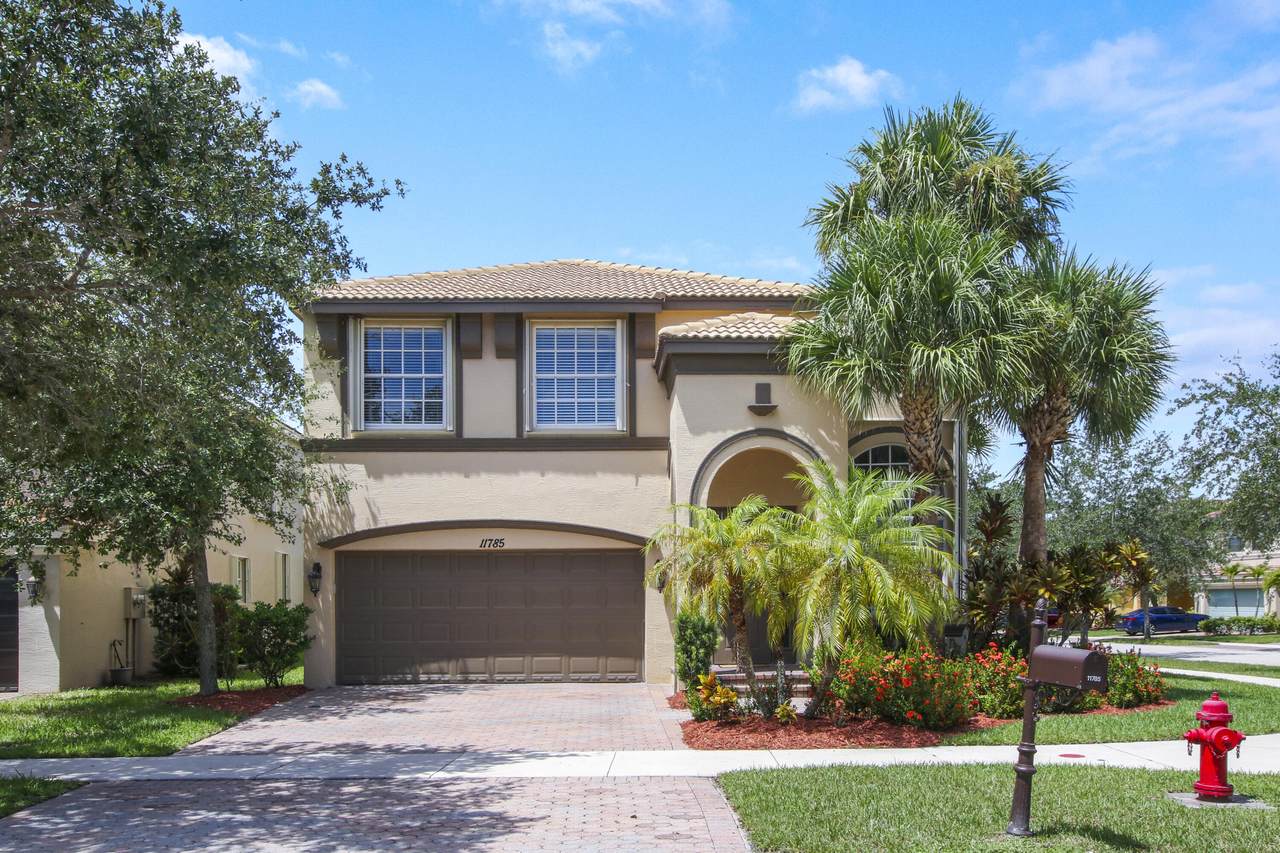 11785 Bennington Circle - Photo 1