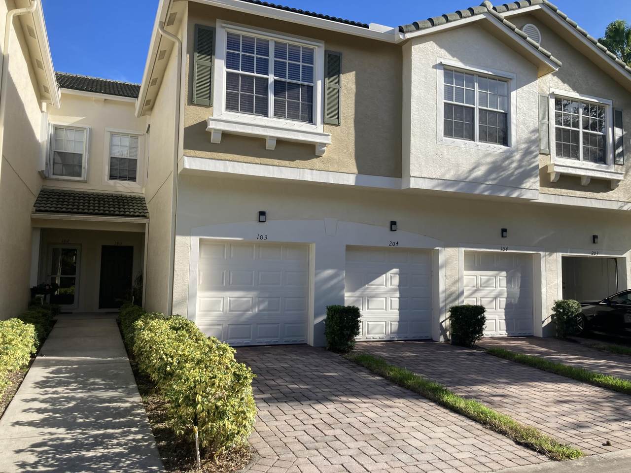 1550 Sheffield Terrace - Photo 1