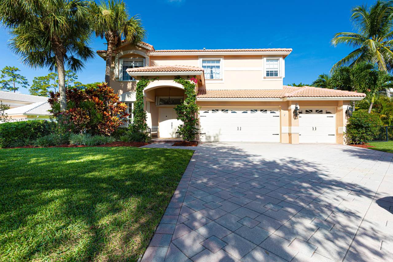 621 Cypress Xing - Photo 1
