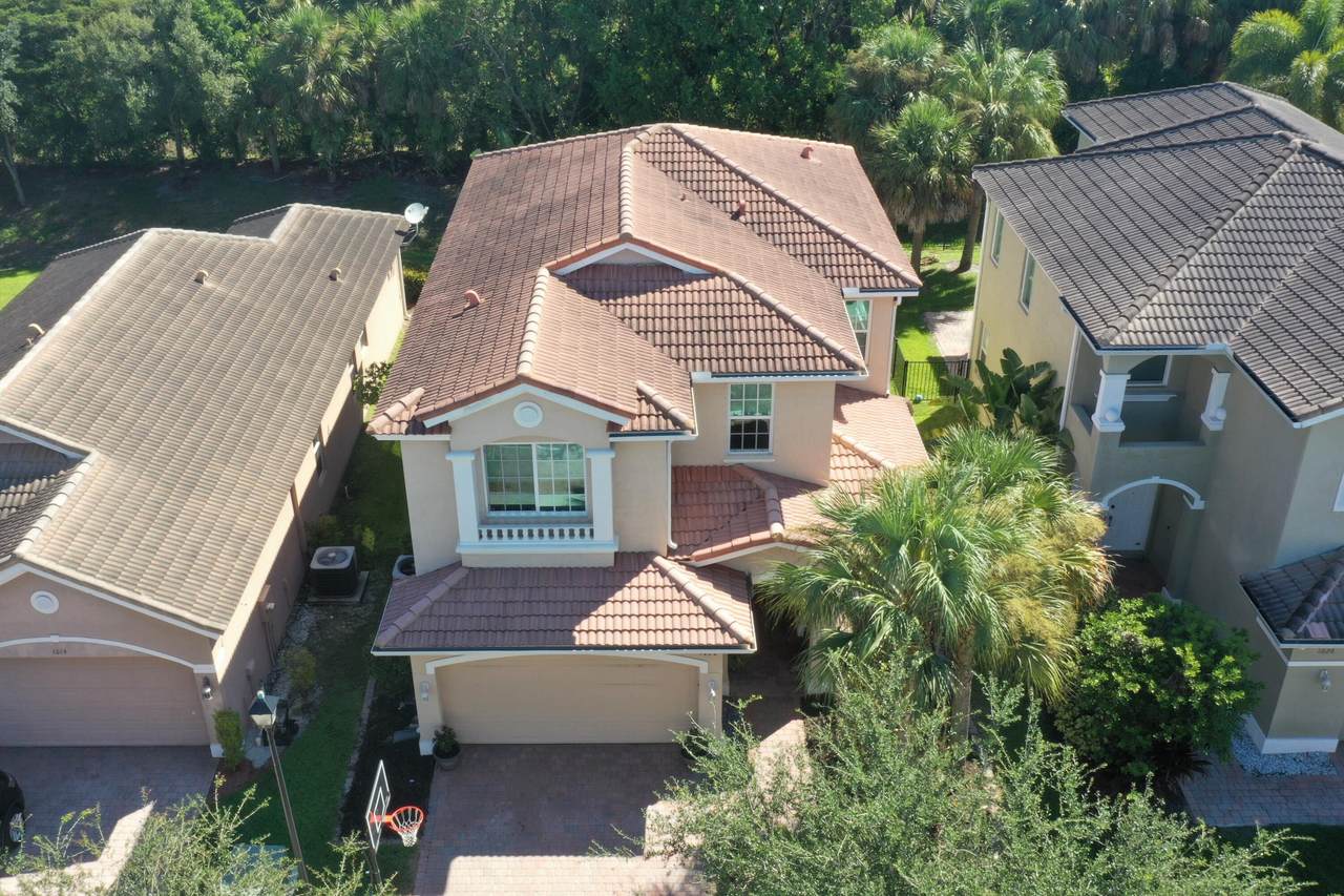 1020 Leonardo Circle - Photo 1