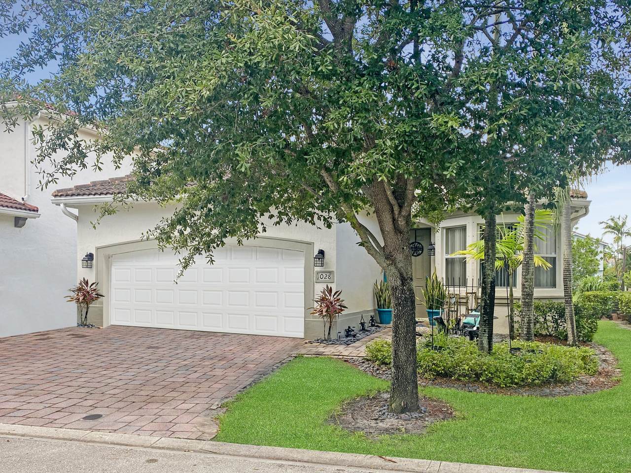 1028 Center Stone Lane - Photo 1