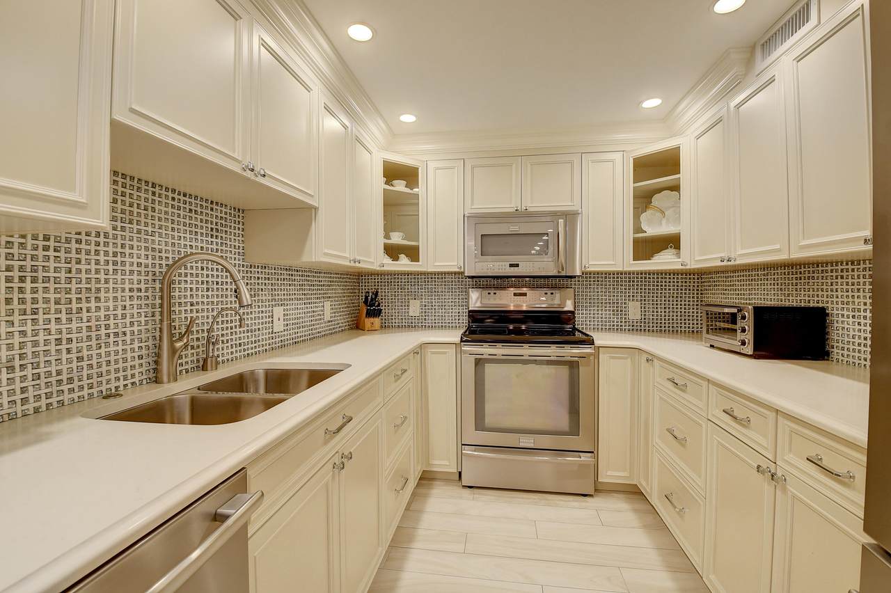 2727 Ocean Boulevard - Photo 1