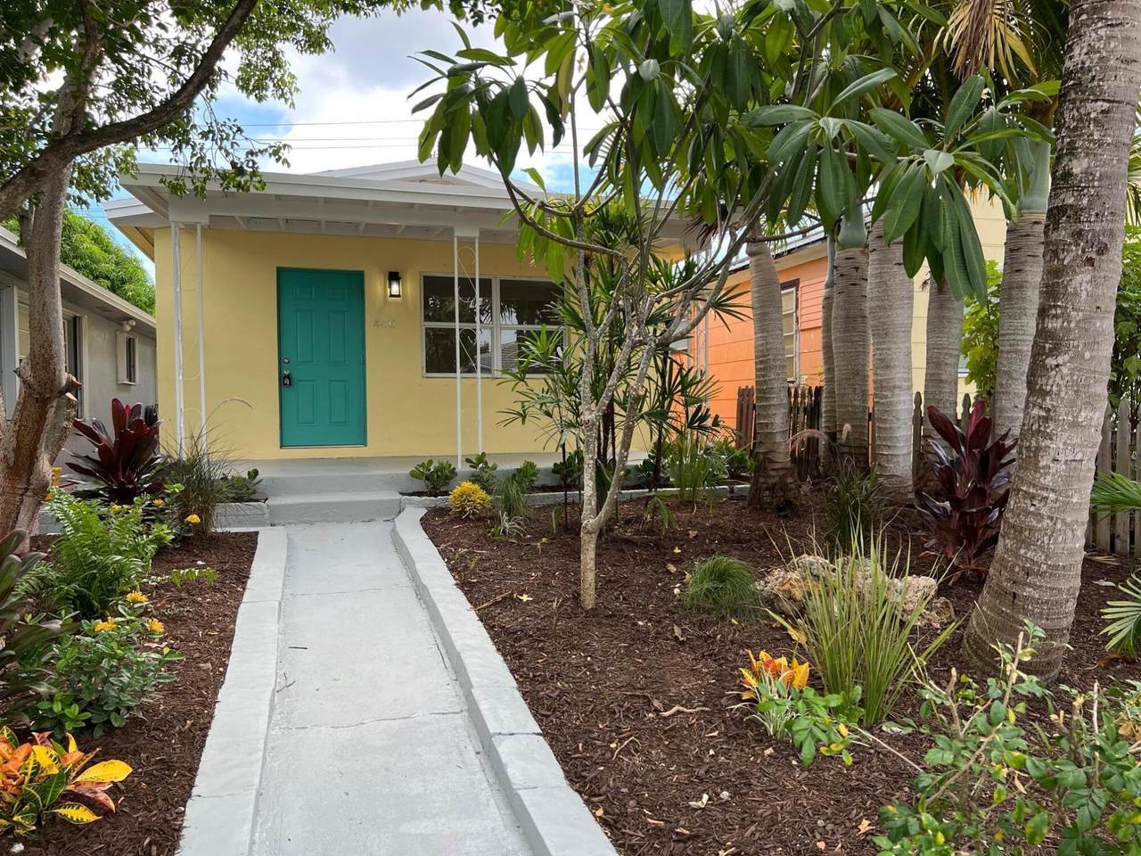 406 F Street - Photo 1