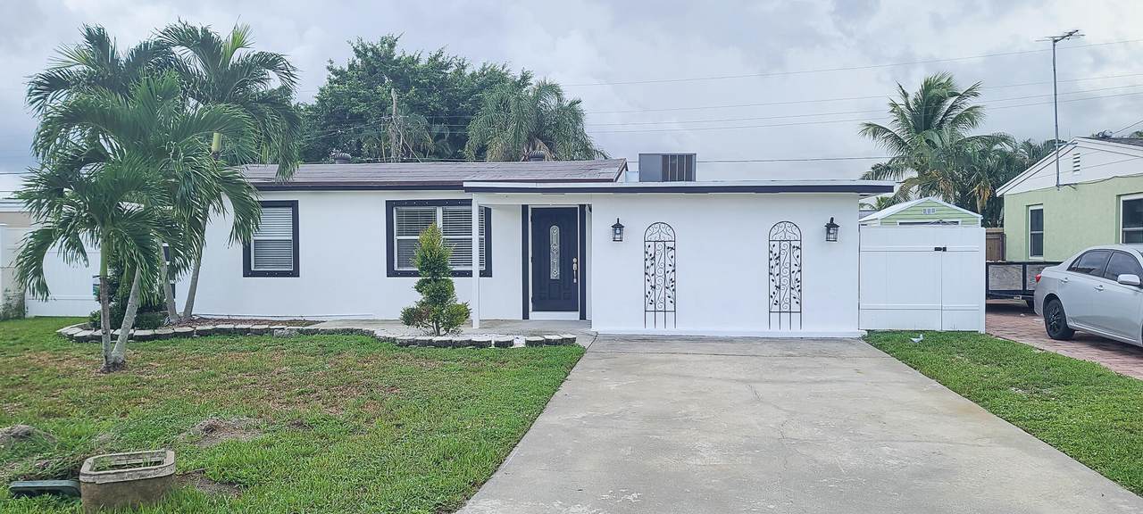 2905 Buckley Avenue - Photo 1
