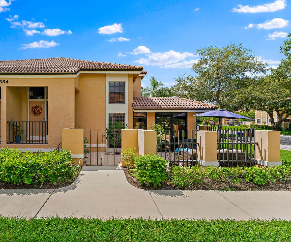 384 Prestwick Circle - Photo 1