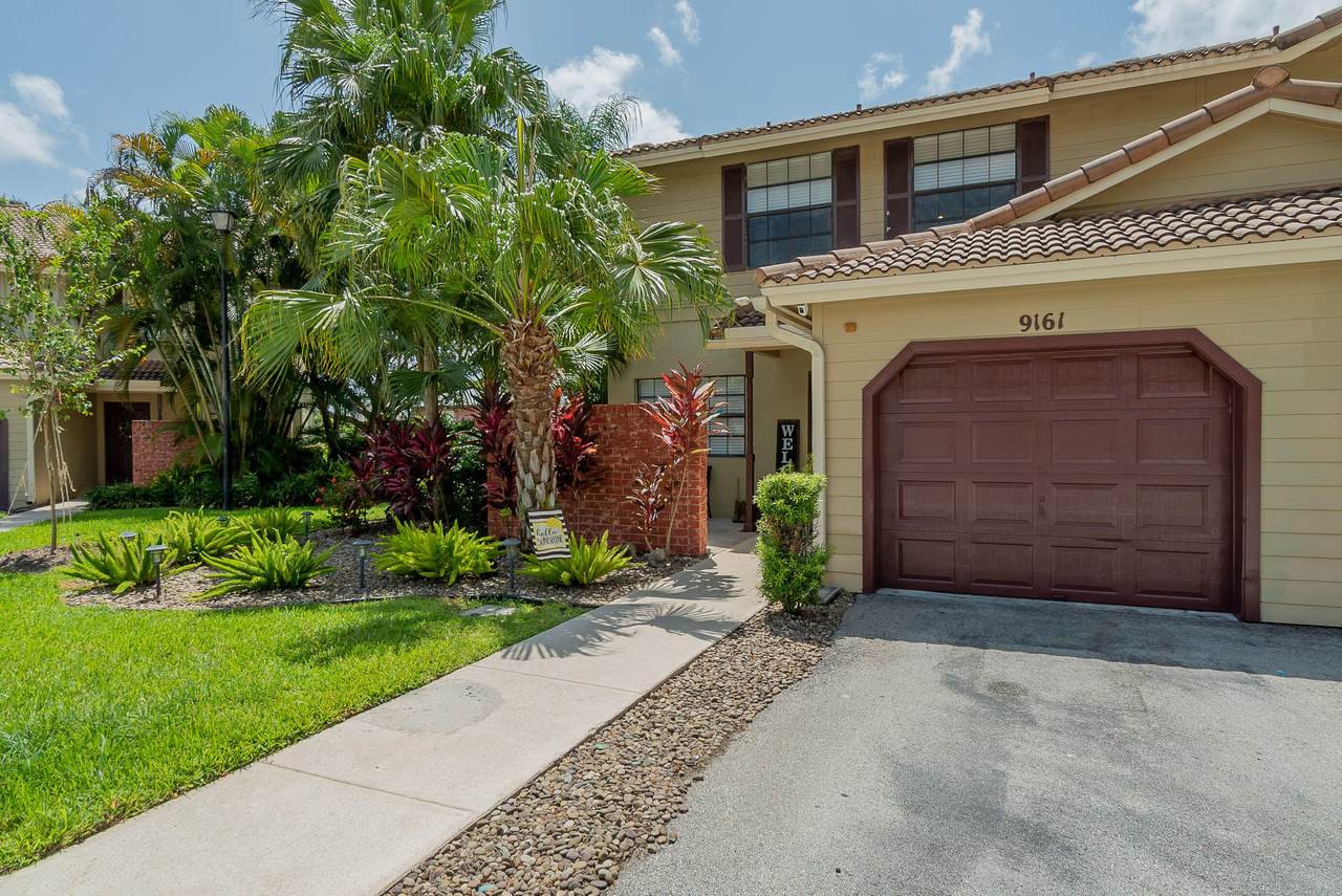 9161 Vineyard Lake Drive - Photo 1