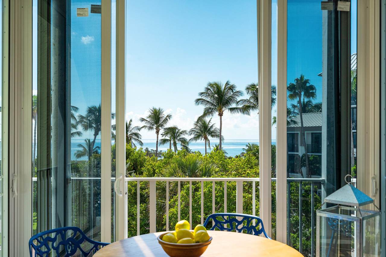 100 Ocean Boulevard - Photo 1