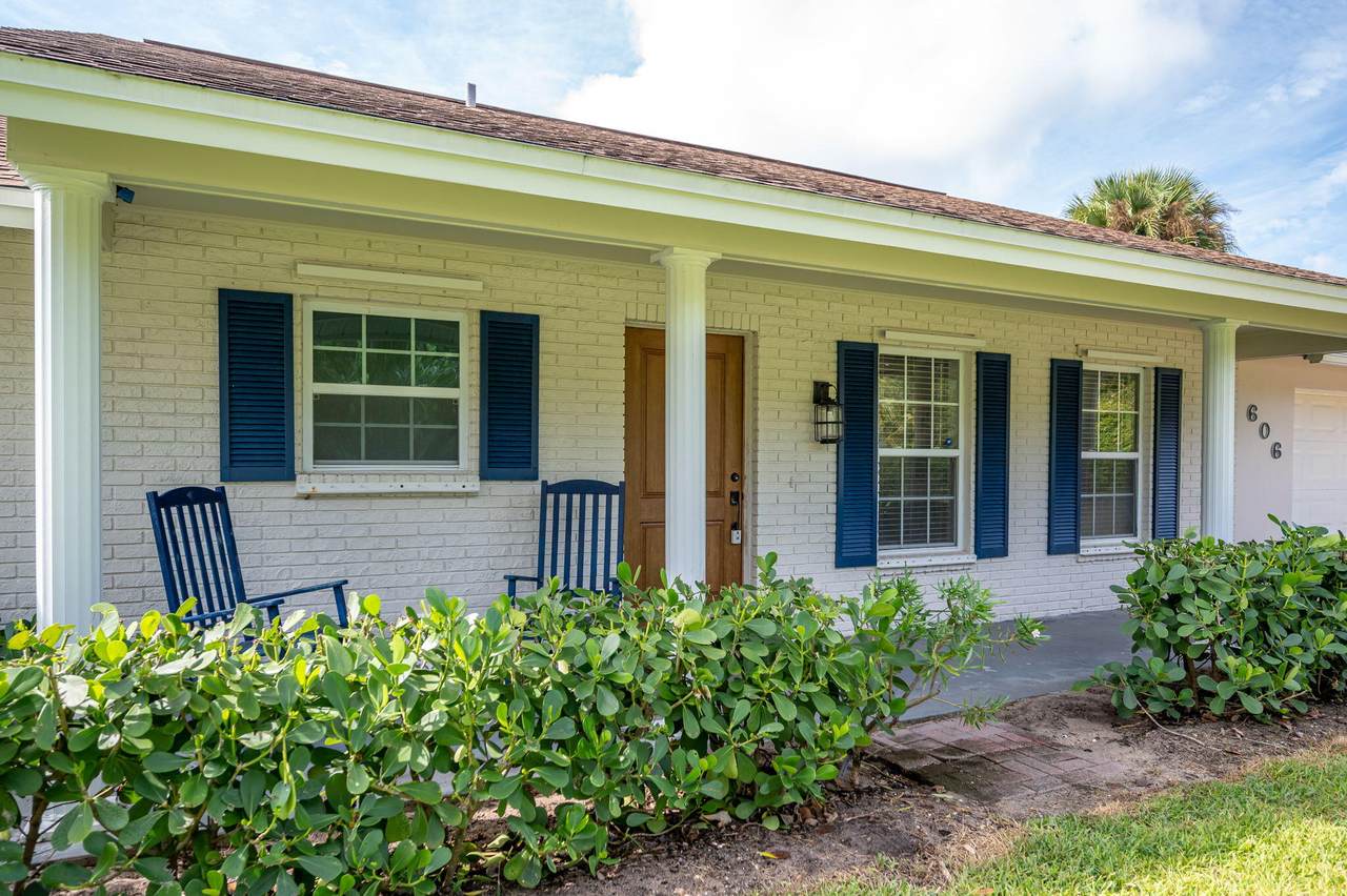 606 Conn Way - Photo 1