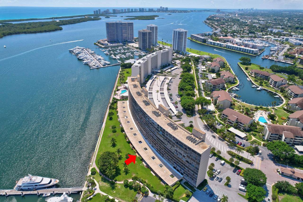134 Lakeshore Drive - Photo 1