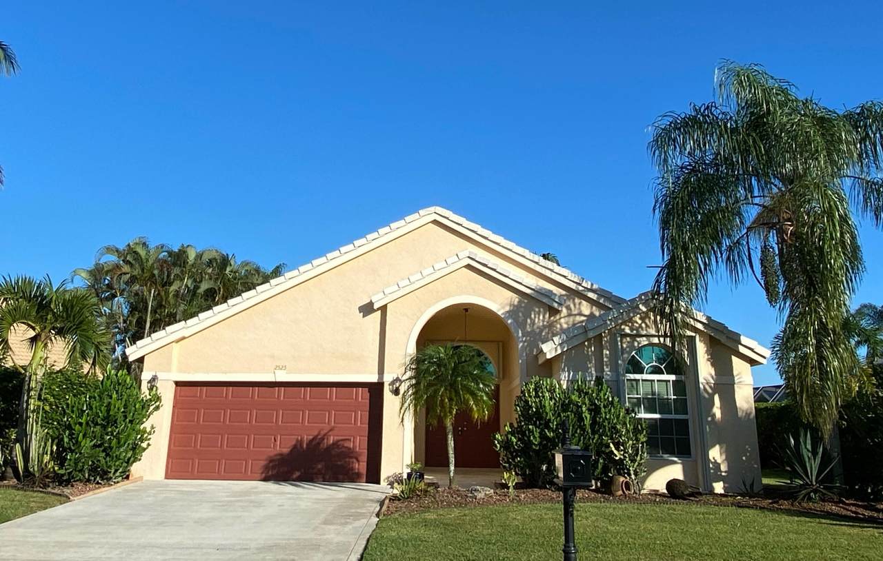 2525 Stonegate Drive - Photo 1