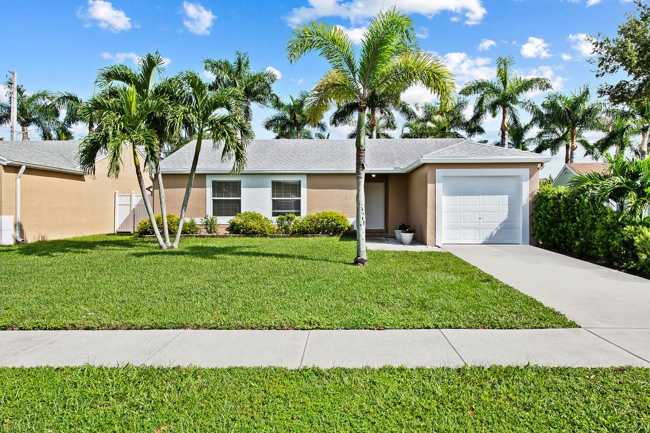 9923 Baywater Drive - Photo 1