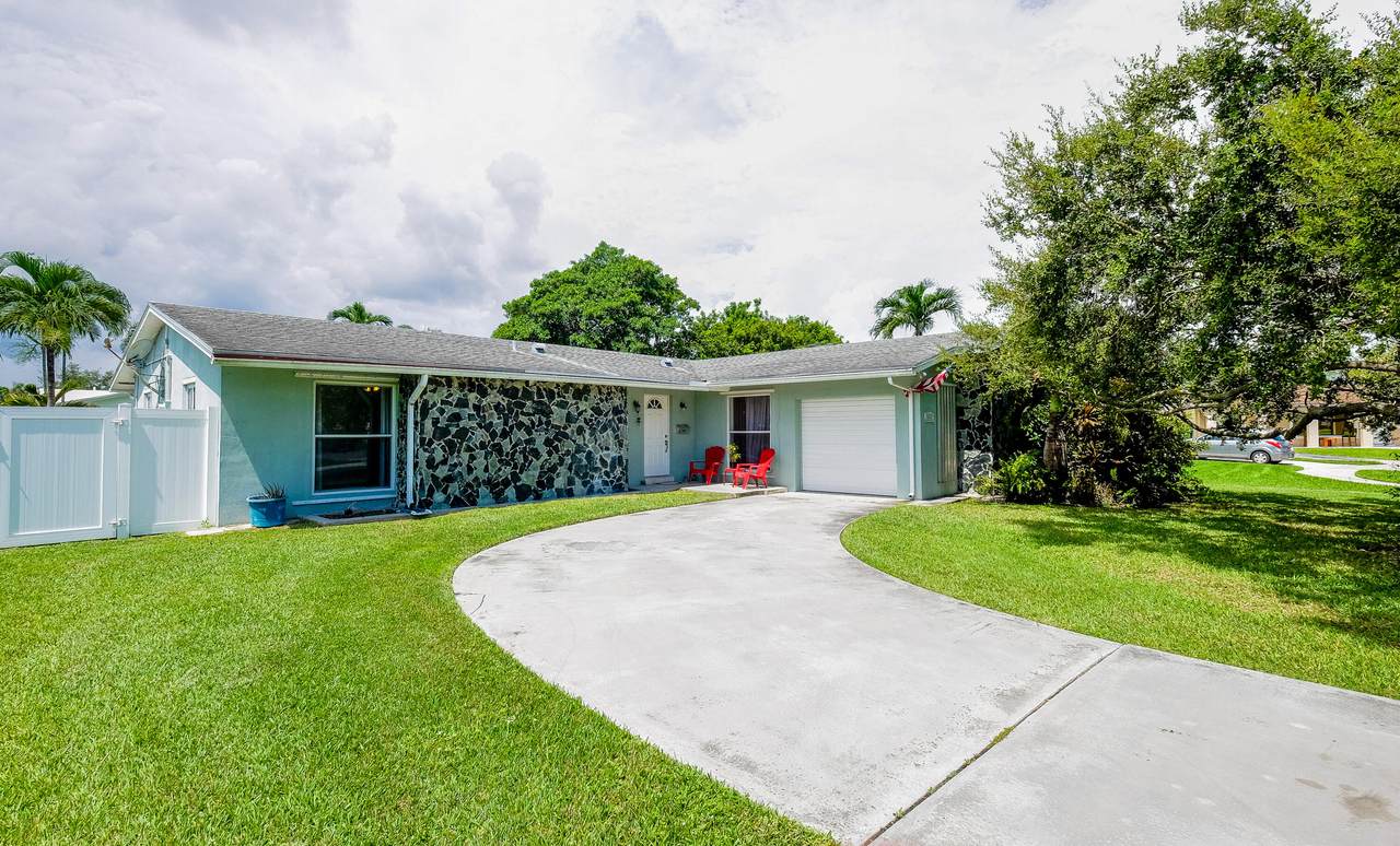 18942 94th Avenue - Photo 1
