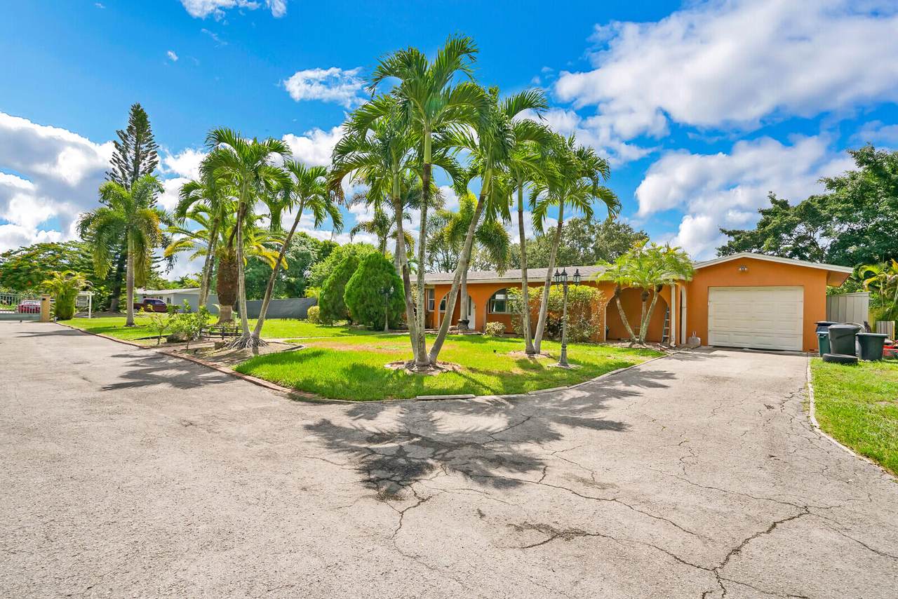 5260 Conklin Drive - Photo 1