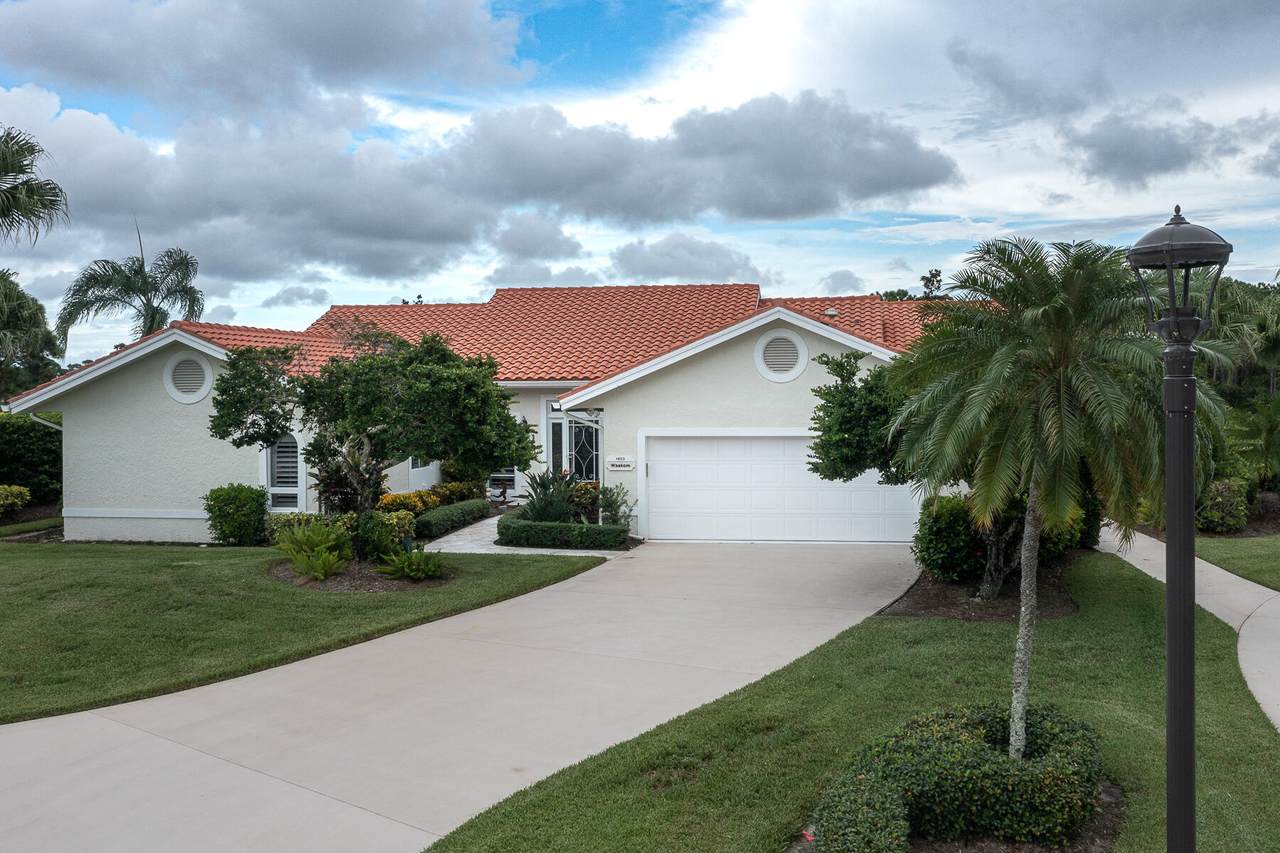 1823 Buttonbush Circle - Photo 1