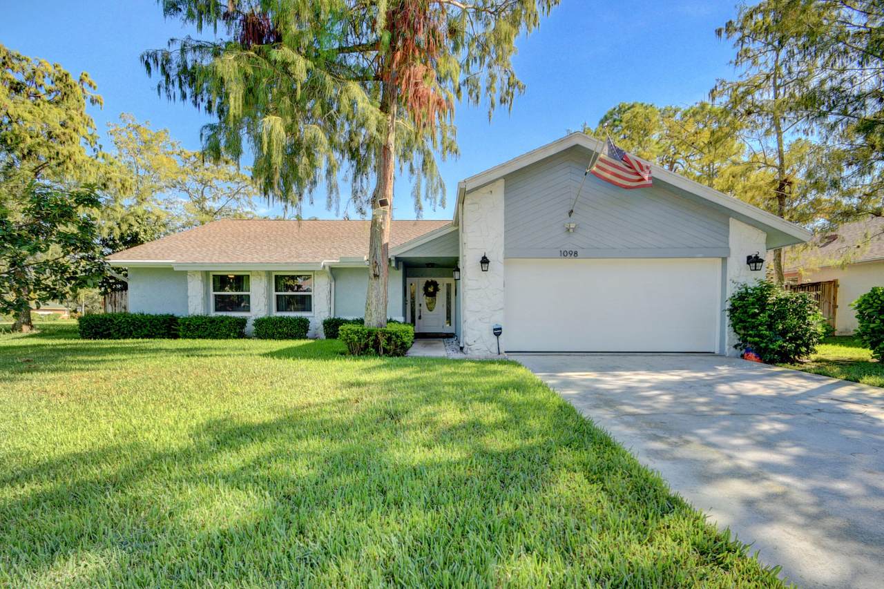1098 Primrose Lane - Photo 1