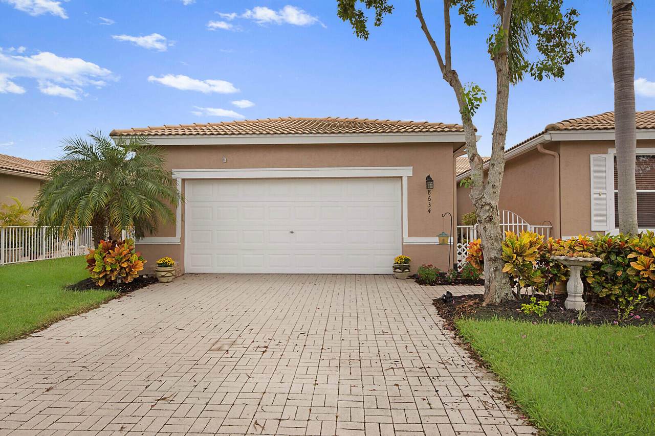 8634 Lineyard Cay - Photo 1