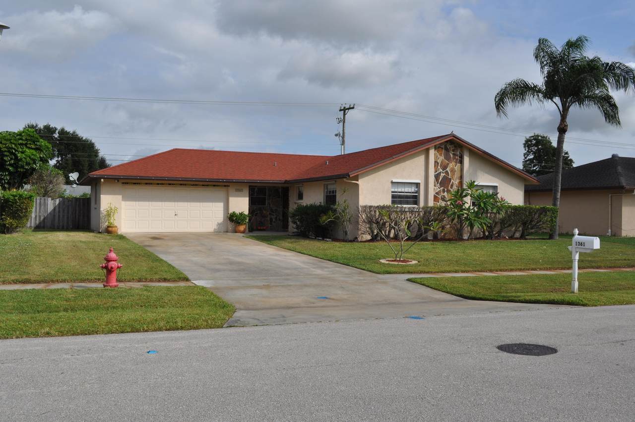 1361 Wyndcliff Drive - Photo 1