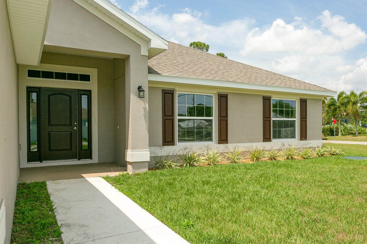 650 Thornhill Drive - Photo 1