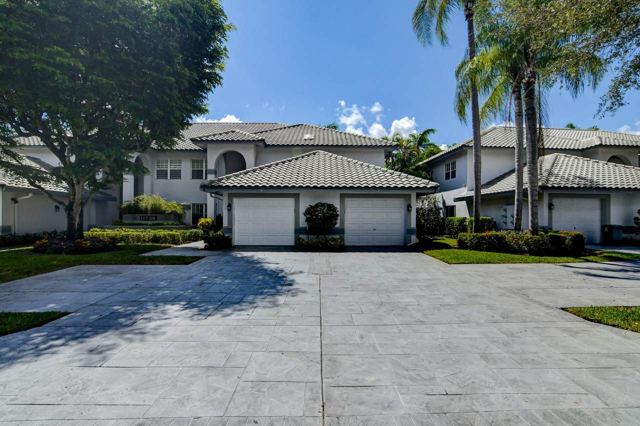 11738 Briarwood Circle - Photo 1