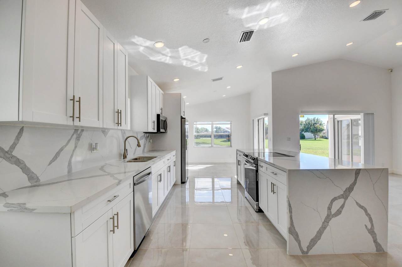 12380 Boneventure Drive - Photo 1