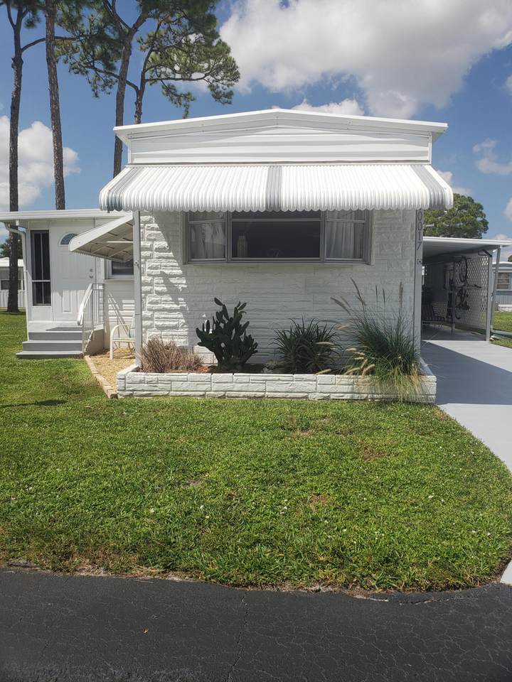 10017 Granada Bay - Photo 1