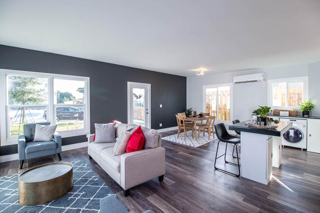 928 7th Street - Photo 1