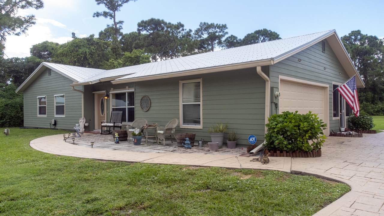 5580 Meadow Springs Boulevard - Photo 1