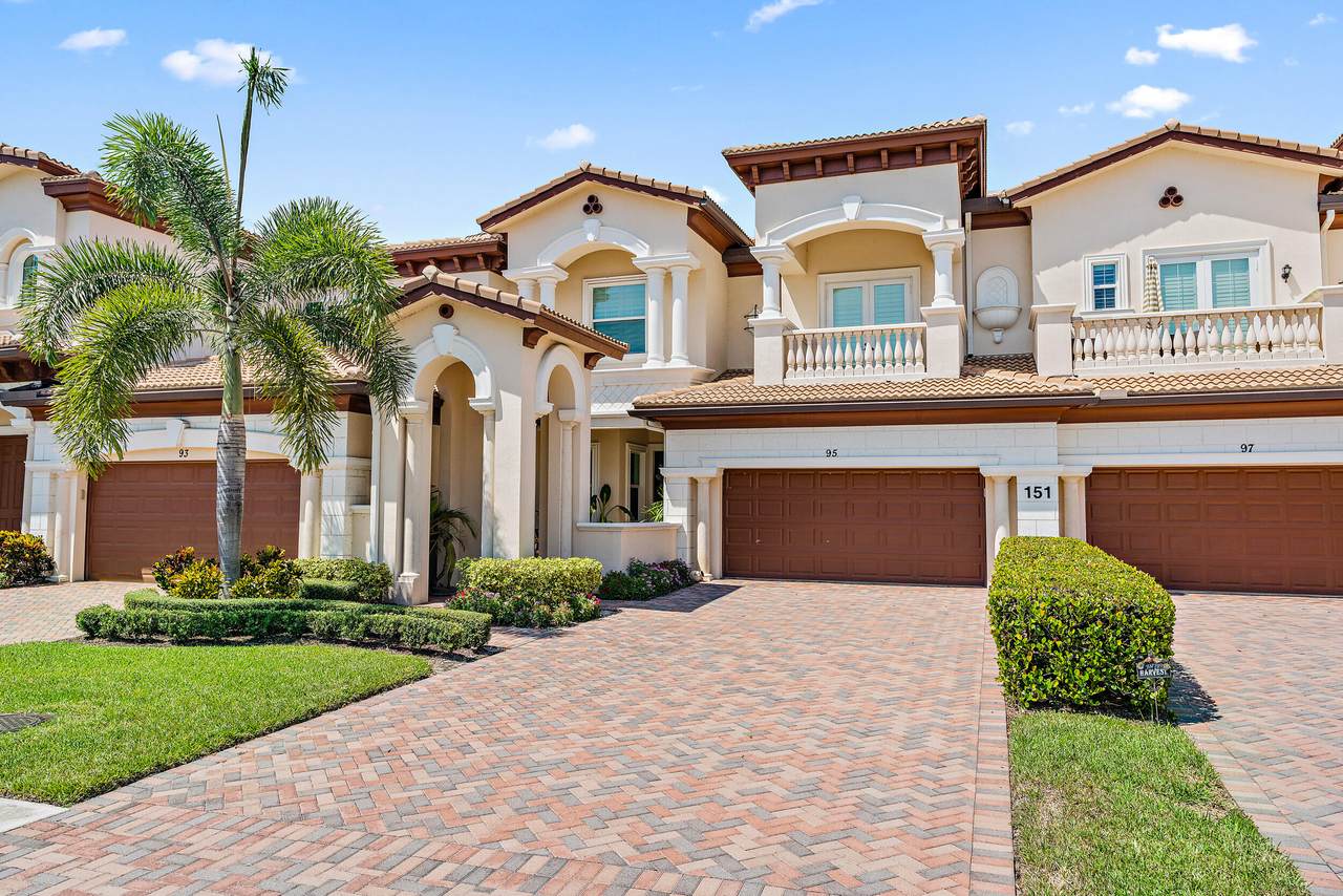151 Tresana Boulevard - Photo 1