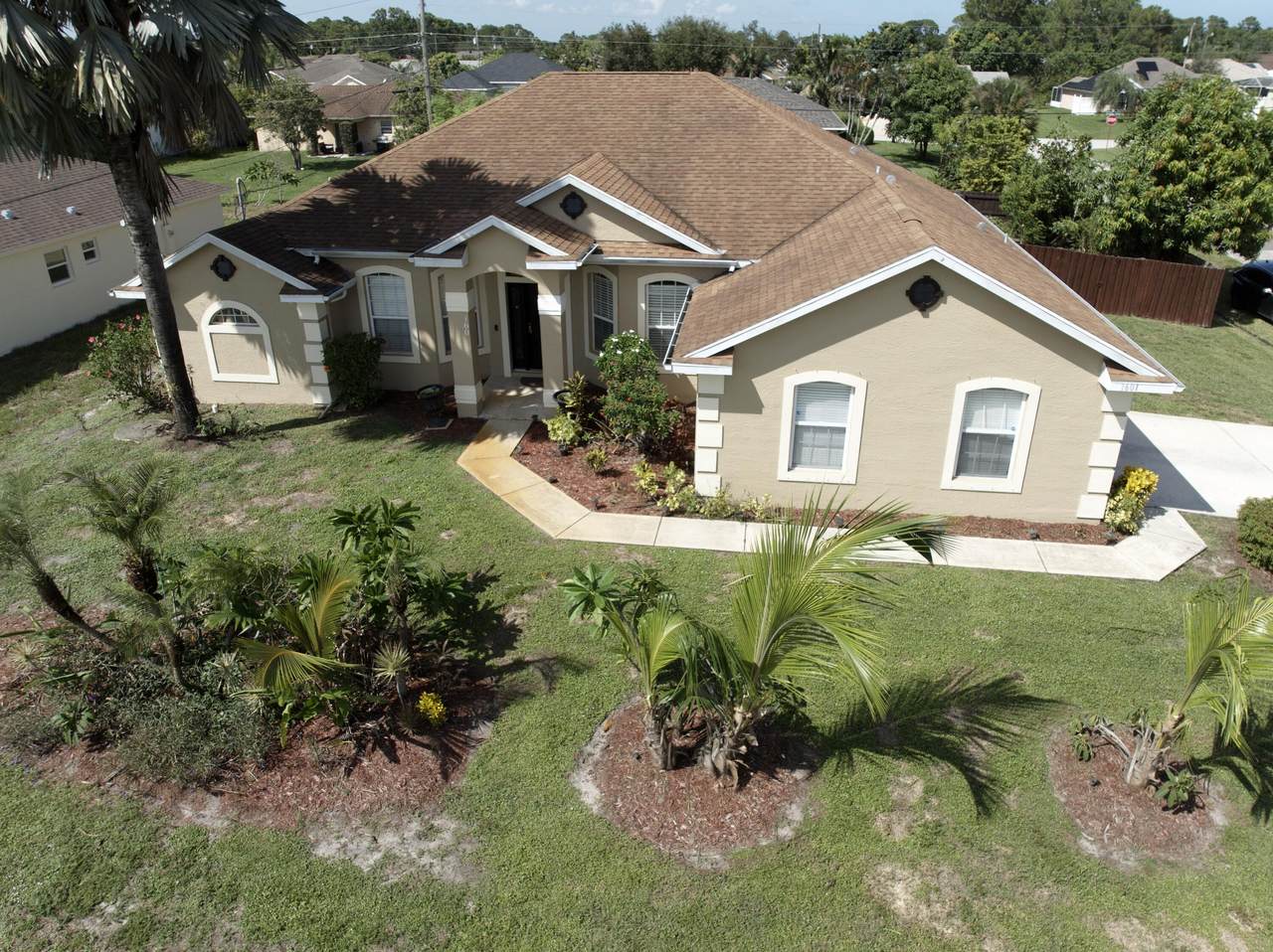 1601 Crawford Avenue - Photo 1