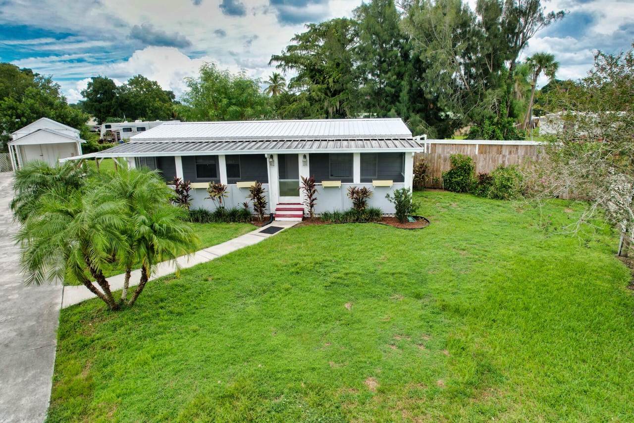 3121 32nd Court - Photo 1