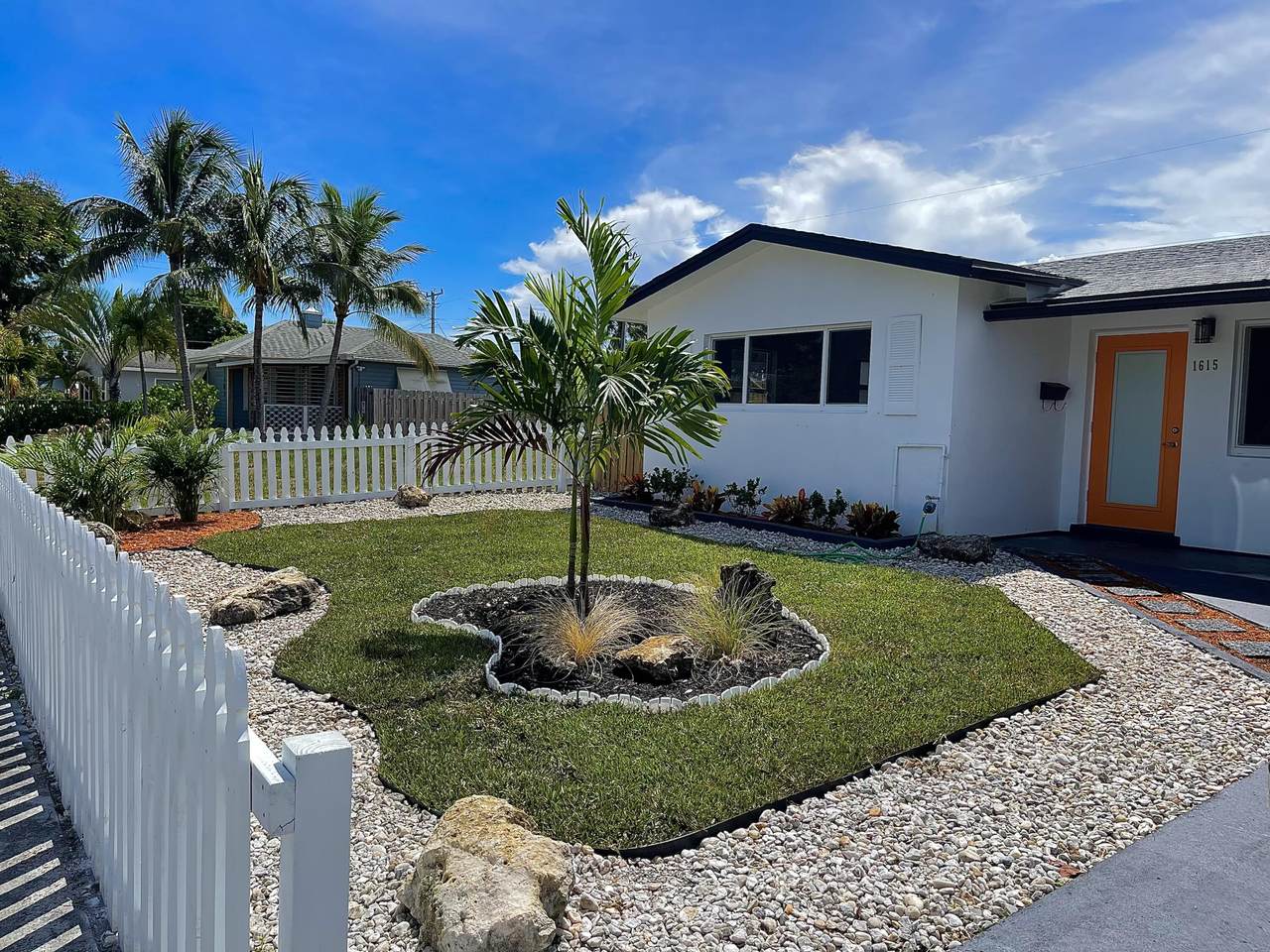 1615 Ocean Breeze - Photo 1