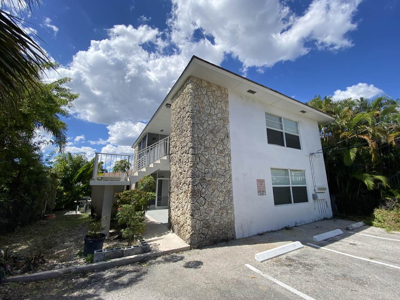 22 Palmway - Photo 1