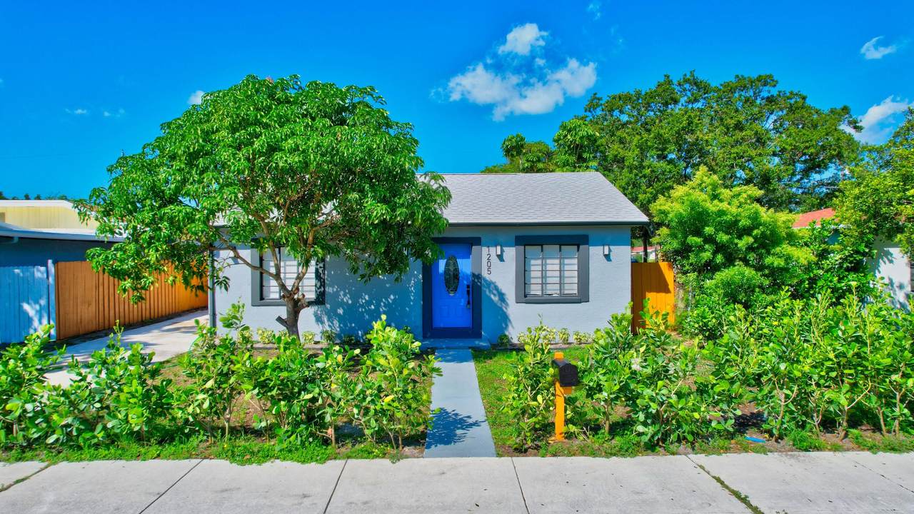 1205 N Street - Photo 1