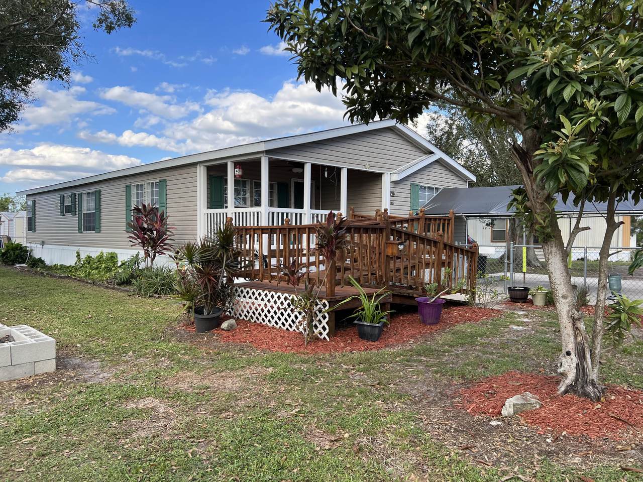 1027 11th Street - Photo 1