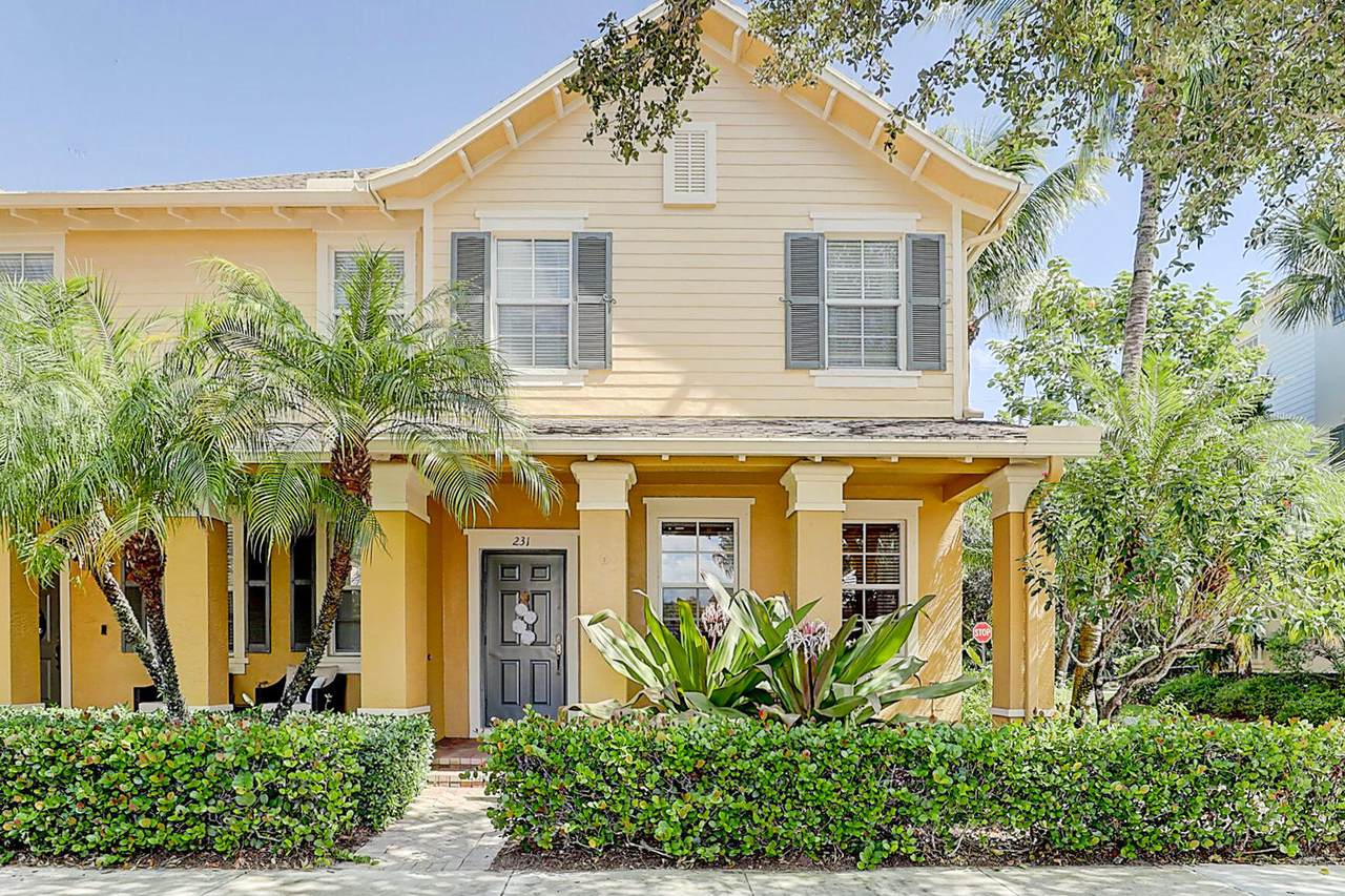 231 Bay Cedar Circle - Photo 1