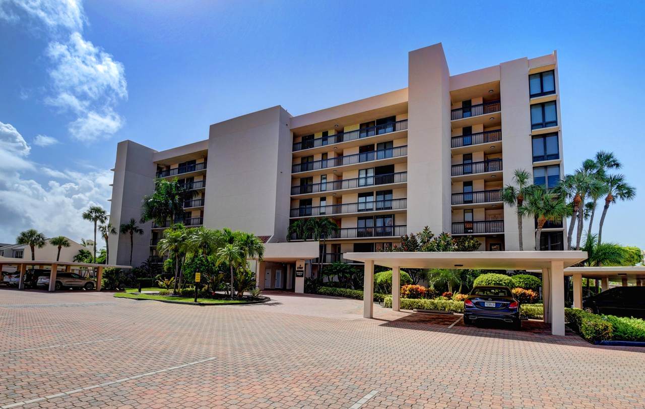2707 Ocean Boulevard - Photo 1