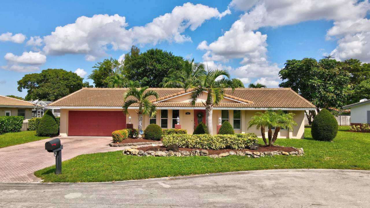 10651 39th Street - Photo 1